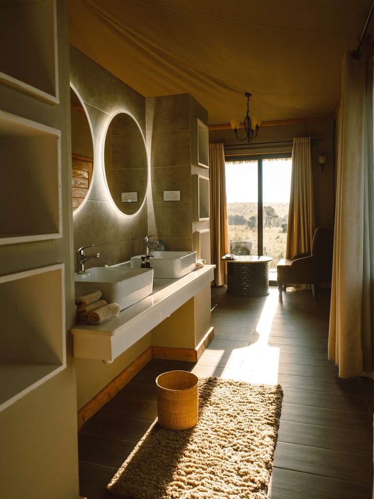 Small Group_10 Days Big 5 Adventure ( Return Airfare)